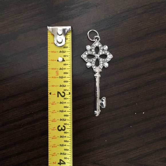 2 Silver plate pendants with rhinestones cross and a large key with necklace. - Picture 7 of 7